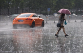 北京地区降大暴雨 红领巾桥一带伴有冰雹