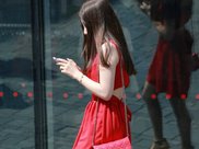 身材好、气质佳、台风棒！车展上这位黑裙姐姐好养眼啊