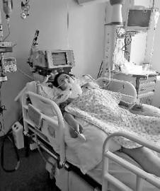 24岁花季女孩患怪病:全身仅眼睛可以眨动 24岁花季女孩患怪病:全身仅眼睛可以眨动