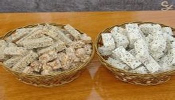 广东省揭西县等客家地区乡镇一种风味小吃,米呈是以蒲米为主,加以煎好