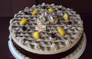 16寸蛋糕1个,免费WiFi,免费提供包装、写字服