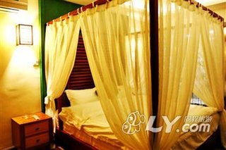 成都全球热恋主题酒店(竹林深处主题房)【3.3折