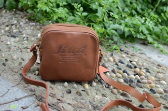 棋子 棕黄色 牛油皮 buti古董包 造型包 复古包 