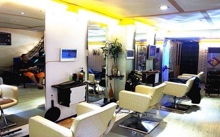 飞短留长洗剪<em>吹</em>+ <em>拉直头发</em>+ 染发套餐【4折】