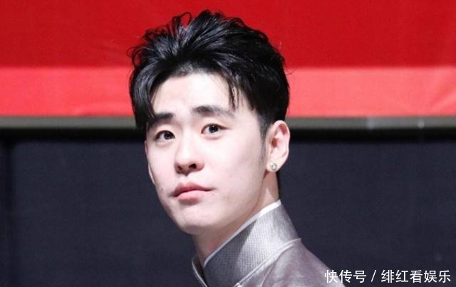 张云雷请队员吃饭,发微博晒照遭粉丝吐槽,网友