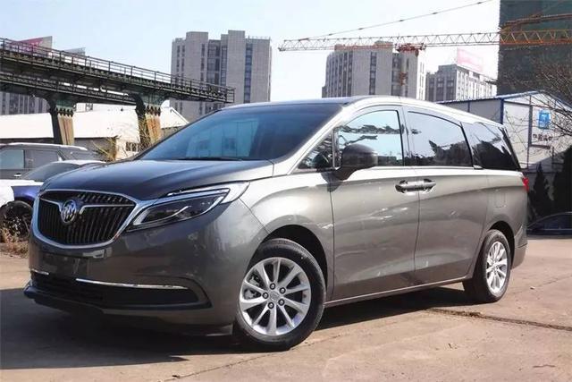 ���϶���7��SUV�ˣ���̥����ʵ������ôѡ