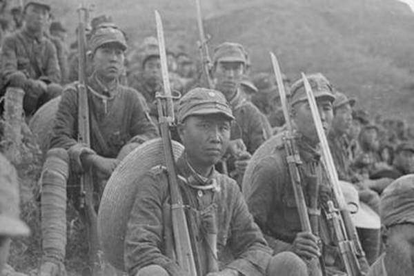 八路军3个师15个团,加总部特务团,团长和副团长都是什么军衔?