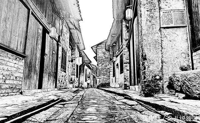 雨后 走一回羊楼洞明清石板街 油润的石板见证