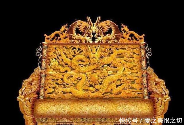故宫太和殿正中的龙椅,是什么材料做的?