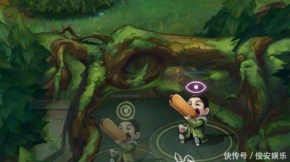 王思聪穿着大衣吃热狗突然爆火,你们可知道他