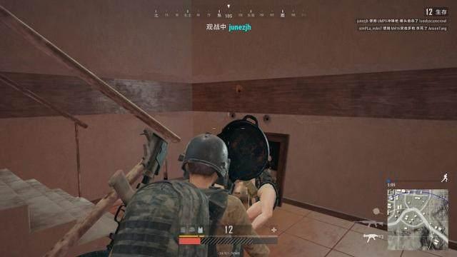 绝地求生:屁股平底锅不少,头戴平底锅你见过吗,网友直呼辣眼睛