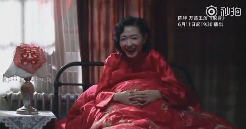 《脱身》开播盛典精彩花絮,万茜片场大跳海草