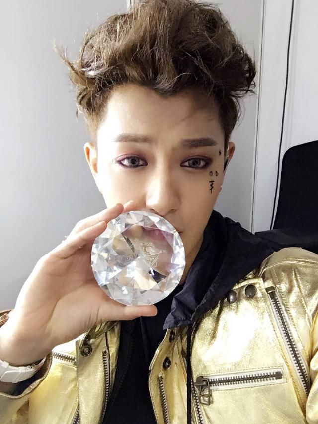 黄子韬精心准备的大浓眼魅惑妆,最终也没能帅