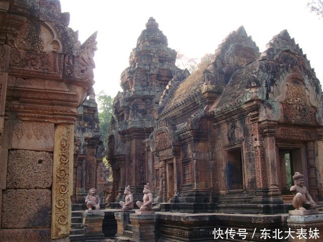 这座宫殿名为女王宫 竟是一个高僧的寺院