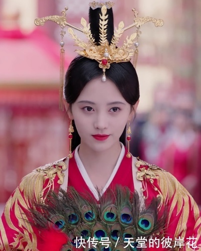 女星红色嫁衣造型,唐嫣华丽,杨幂土气,鞠婧祎贵
