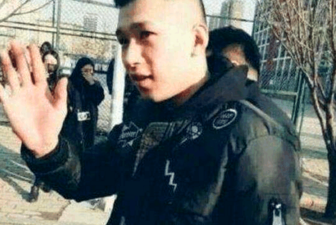 天佑捐款5000后留下三字, 为复出想尽办法? 网