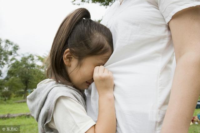 母亲住院我拿30万回家,晚上收到哥发的信息,我吓的半夜离开家门