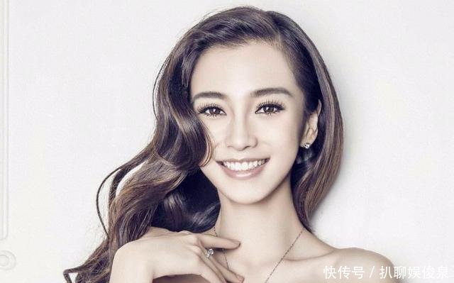 女星与婆婆合影杨幂高冷,李小璐撒娇,杨颖端庄