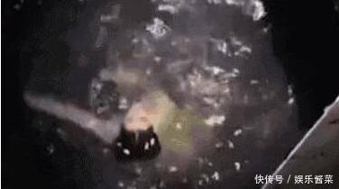 冯小刚痛批明星耍大牌:1人带8个助理 矿泉水洗