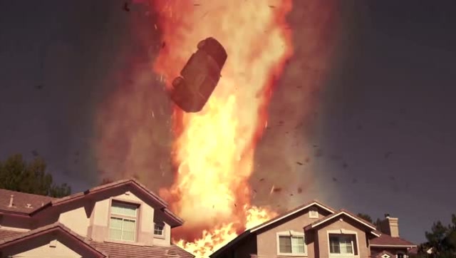 火卷风暴:美国化工厂爆炸,形成火龙卷风,造成的伤害堪比核爆炸