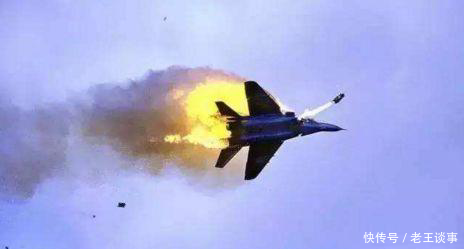 海南岛附近,一架英国民航客机被击落,美军24架