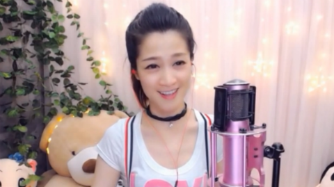 阿哲、娜宝合唱大壮的《我们不一样》送给兄弟