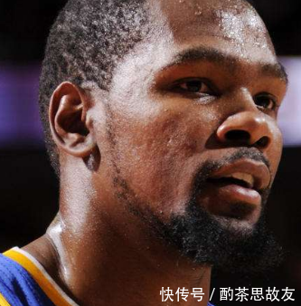 杜兰特拥抱贝弗利,格林追着哈雷尔与其拥抱--篮