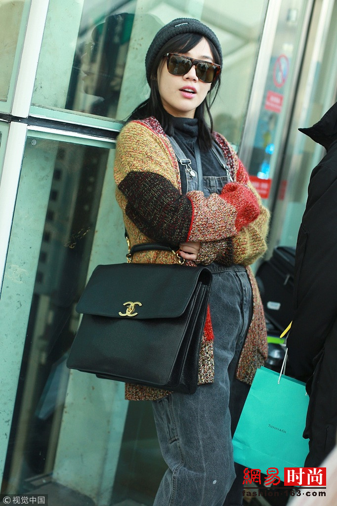 一周星街拍:李小璐穿PGone同款带甜馨出行