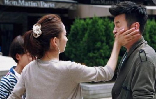 《超时空同居》丫丫雷佳音爆笑同居,承包观众