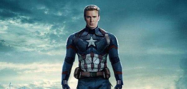 在电影《复仇者联盟4》里,美国队长为什么突然