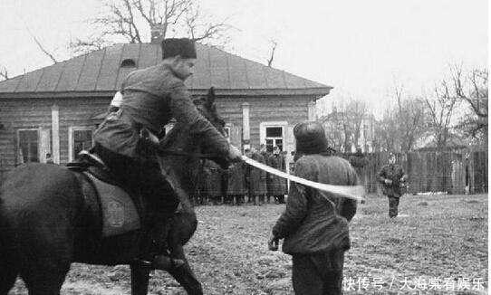 曾经恐怖的哥萨克骑兵,结局却无比凄惨,俄国人