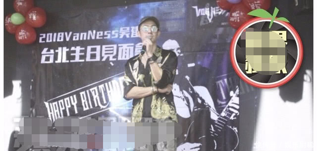 吴建豪婚变后首次露面,无名指上婚戒已摘掉,人