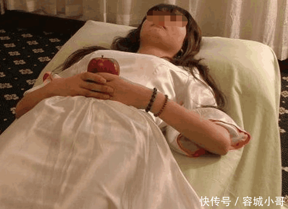 女子为求刺激给男友下药, 结果进了医院, 男友: 很没安全感