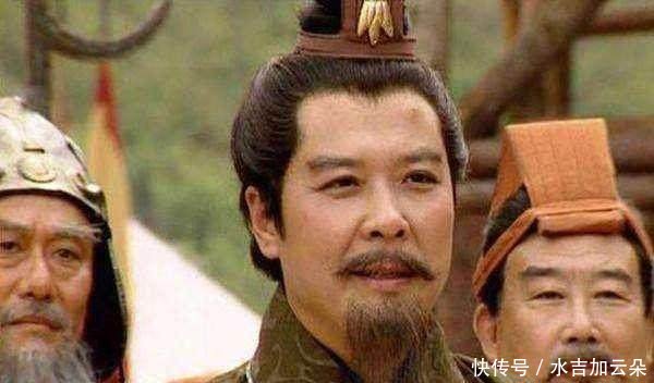 刘备用一成语指责曹操,透露了一桩往事,虚伪面