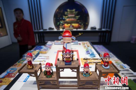 " 除此之外,南京夫子庙中国科举博物馆的"小状元"系列文创产品也颇受