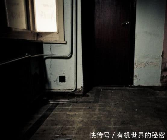 个时间点去洗澡的人,身体吸入湿毒爬满痘痘,