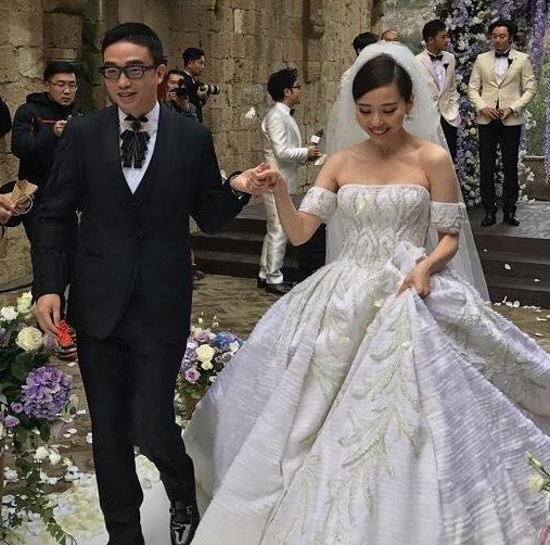 张靓颖疑承认离婚,正式宣布离开冯轲:一切从一