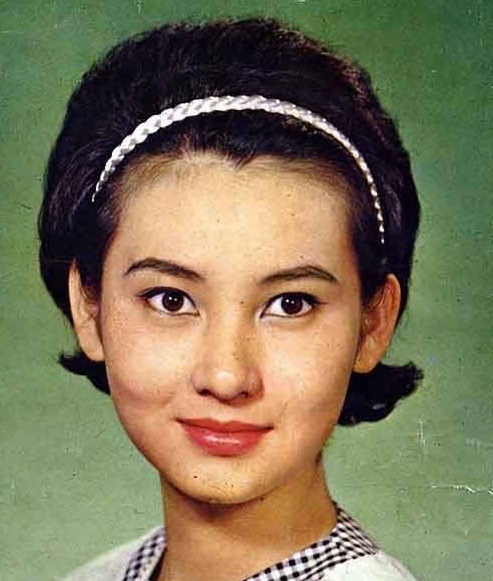 她是香港影后，丈夫死后第二天公开怀上情人的孩子，称无愧于心