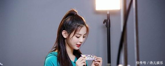 杨超越名字的由来,原来是门口量地师傅取的,本