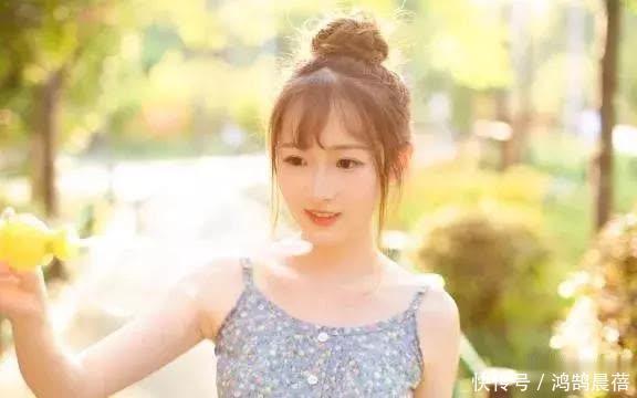 幽默笑话:你是做什么的,天天上我这来换零钱…