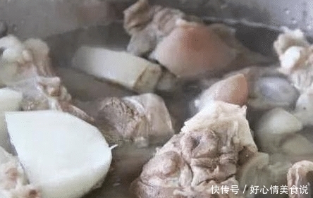 炖羊肉汤别再放花椒了,只需要“这种花”就可以,鲜嫩好喝还不腥! 网赌fg电子