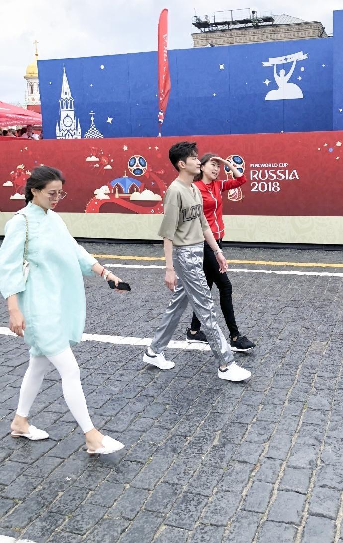 俄罗斯世界杯决赛前夕：张翰现身莫斯科街头助威克罗地亚！太帅！