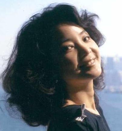 高凌风见邓丽君紧张得主持时喘气,琼瑶献计他