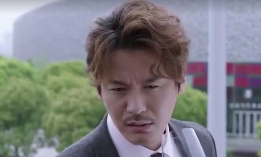 《都挺好》明玉石天冬大婚,看到柳青送的贺礼