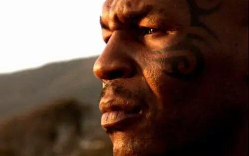 拳王泰森的巅峰期不长的原因,除了女人还跟一