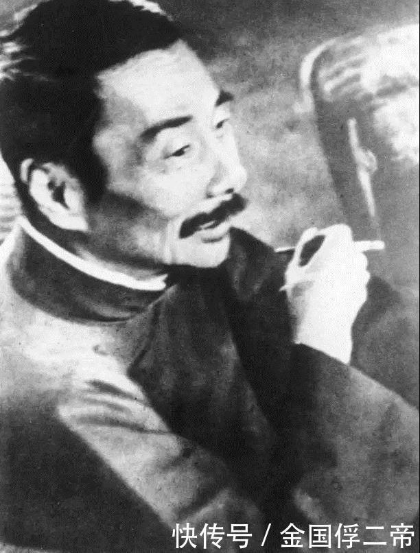 到底是什么,让文坛巨星鲁迅,从神坛跌落下来?