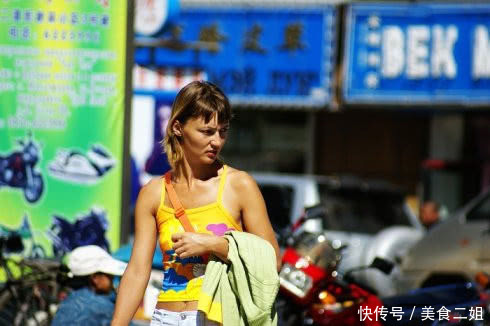 中国边境城市，大街上都是俄罗斯美女，来旅游的人越来越多