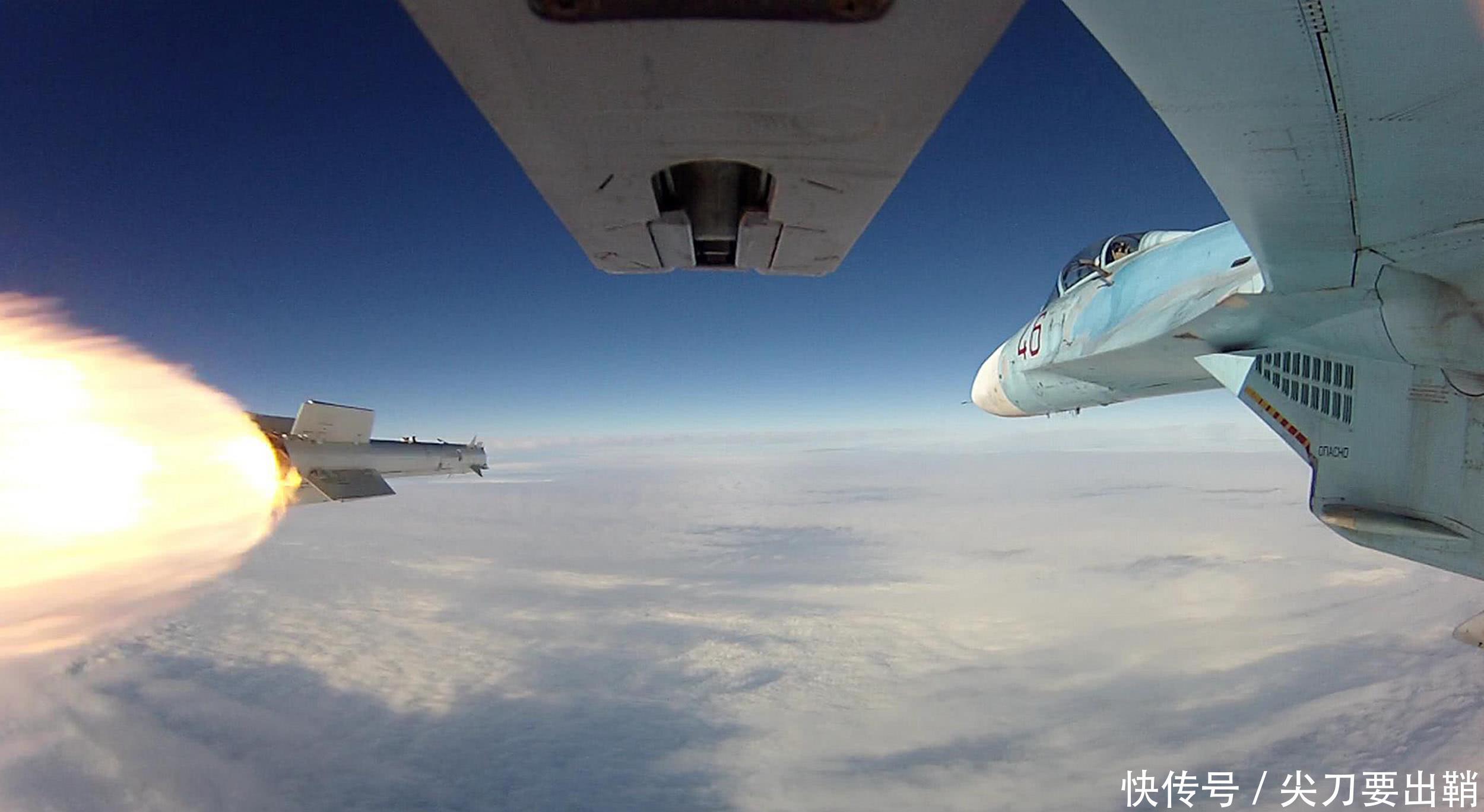 俄罗斯腹背受敌!关键时刻,北约两大集群军舰杀