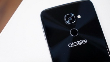 Win10旗舰阿尔卡特Idol 4S定于11月10日开卖 支持VR