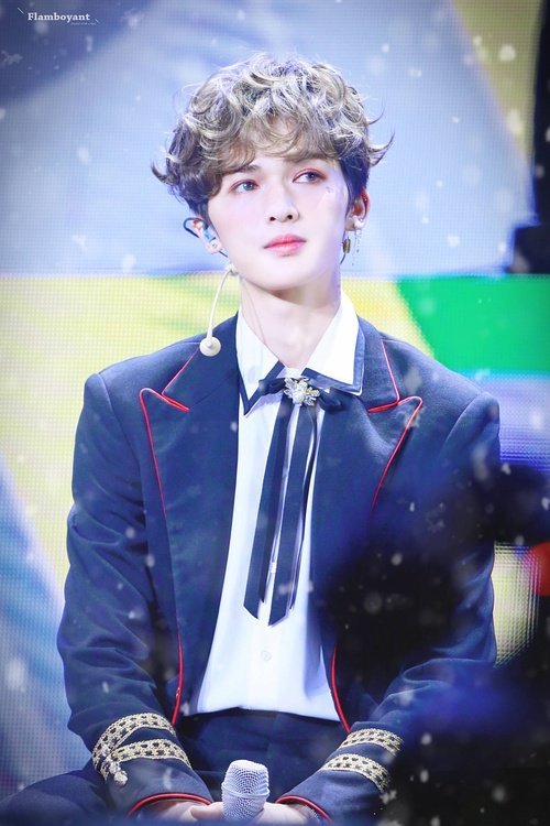 陈立农与创造101火箭少女上跑男,NPC舞台与